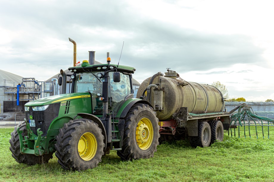 die_agrargenossenschaft_loeberitz_setzt_auf_den_bridgestone_vt-tractor.jpg